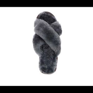 Emu Australia slippers size 7